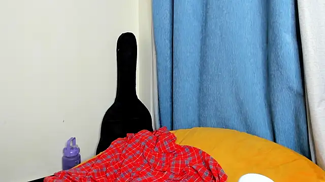 Dynasty_Smiles webcam