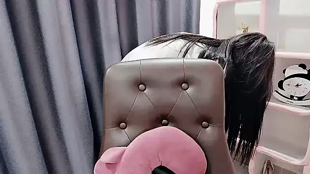 Ari-sweety live cam on StripChat