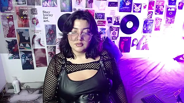 Roxy_f_w webcam