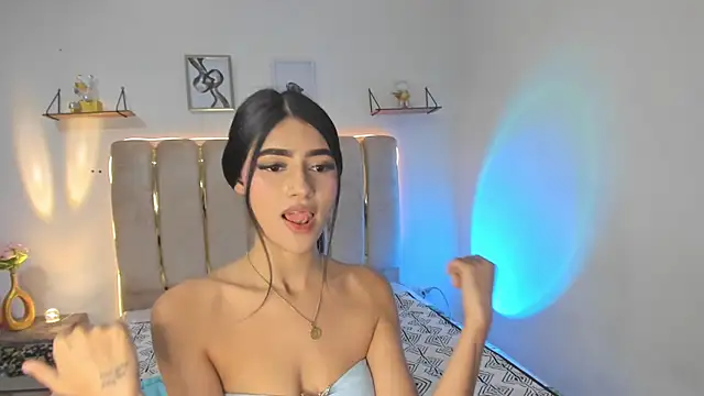 BellaaStorm webcam