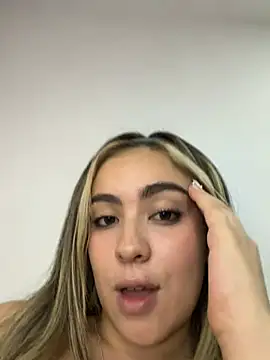 Cloee_Rainbow1 webcam