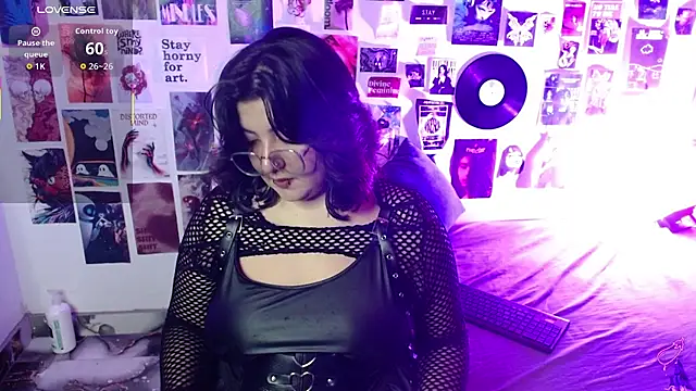 Roxy_f_w webcam