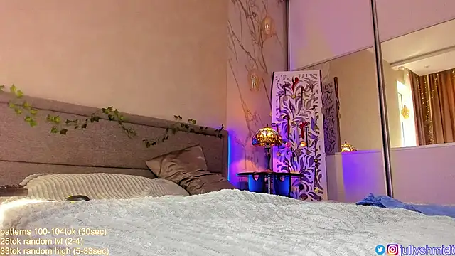 jullyshmidt webcam