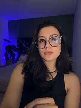 emasaenz (F young) - MAKE ME HOT AND WET