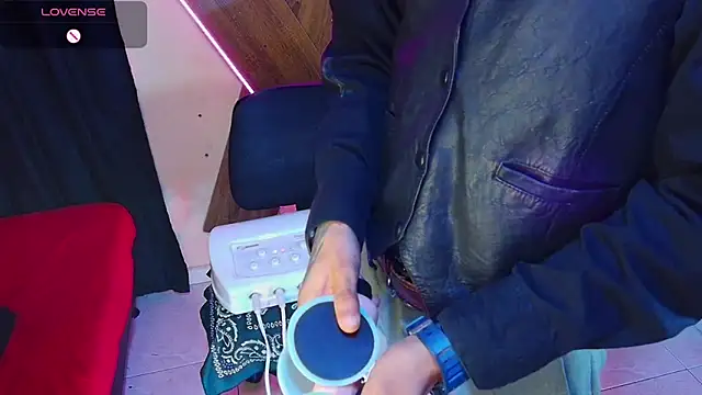 lizzysubextrx (Ask my age) - SPANK TITSX30+SQUATSX5🥵