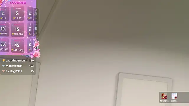 mabelvell (F teen) - Foot Fetish Tease