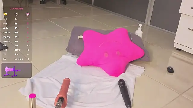 AllisonRoberts_ webcam