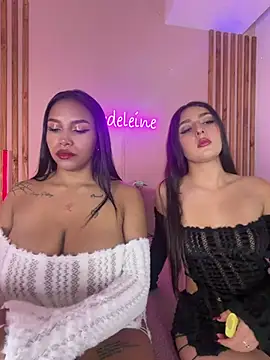 MadeleineSanez webcam