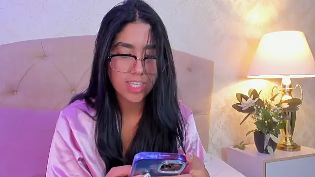 Mia_Montess webcam