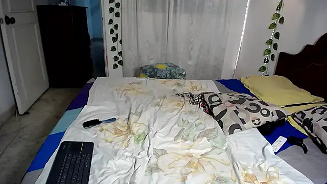 ivonne__hott1 webcam