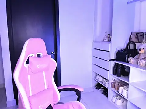cristina697 webcam