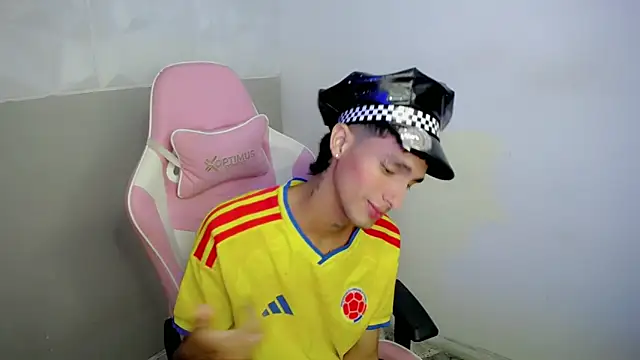 AAA_WHITE webcam