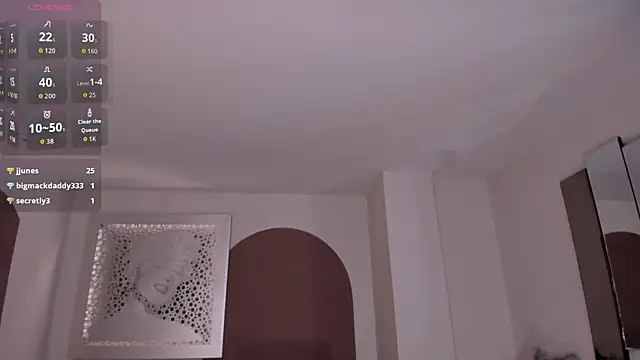 LoiseHarper webcam