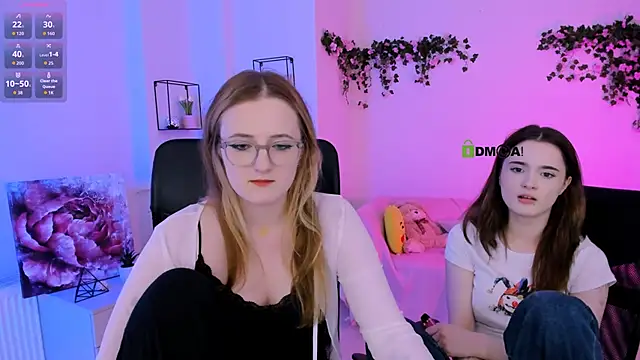 liana_kisses webcam