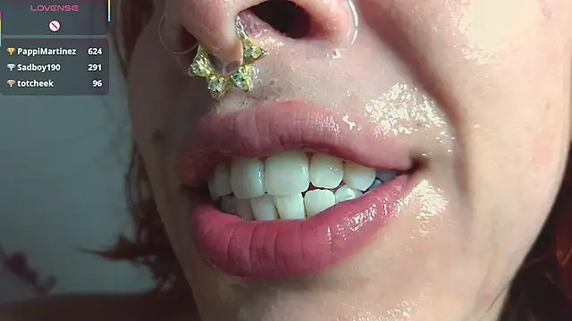 bri_von_dhara__ webcam