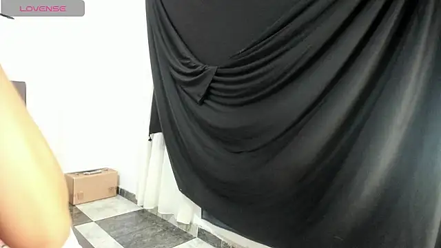 latinaStepmom webcam
