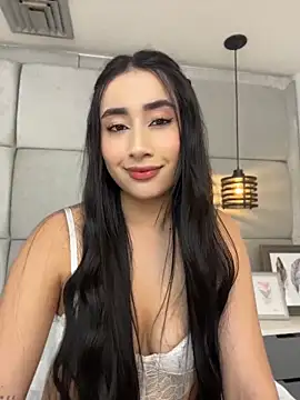 ivonneowen (F teen) - Pussy spanking close up