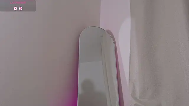 MauraGrayy webcam