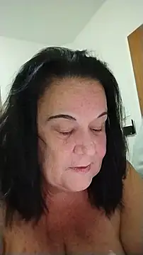 Yaya_Mineira webcam