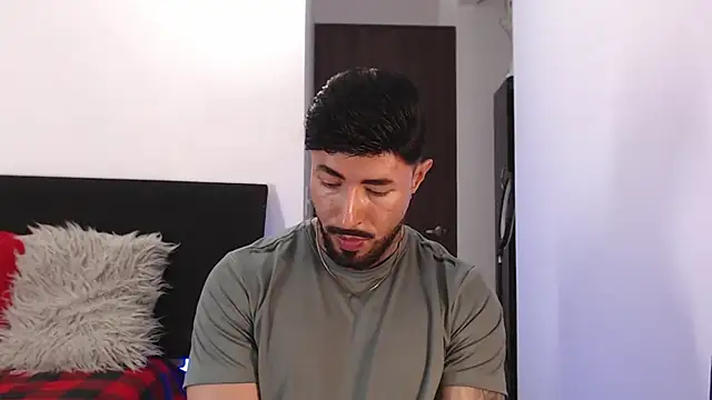 andrea_de_lucaa webcam
