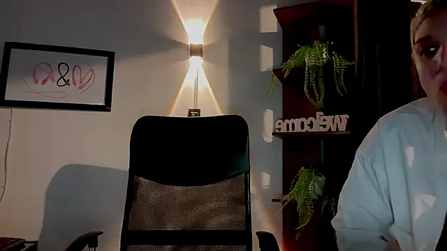 MarcellaGriffin webcam