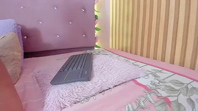 lovely__kiss__ webcam