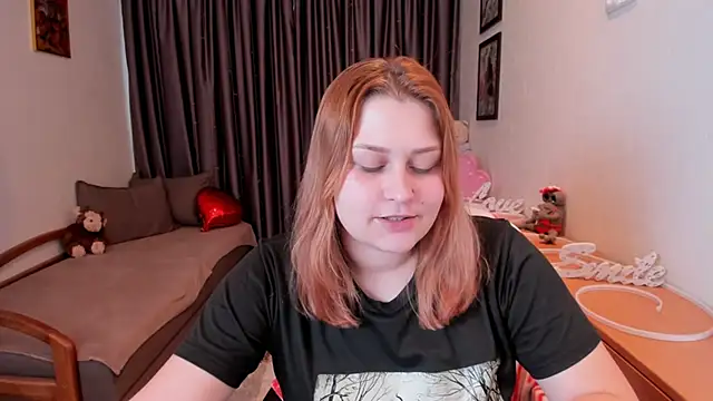 NoraLiin live cam on StripChat