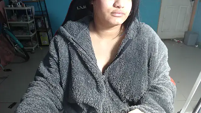 Hilarybunnyy webcam