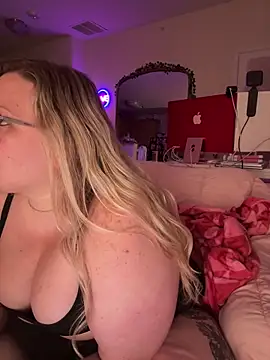 PiggyRose webcam