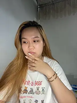 Almira6868 webcam