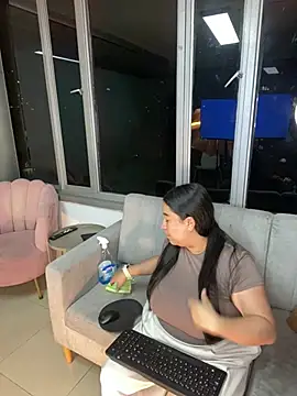 zoey_thompson (F teen) - Rub my clit  in the bathroom🔥🔥🔥