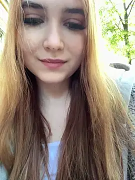 marlboroweb (F teen) - Flash my boobs