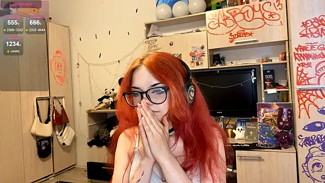RedHeadCat webcam
