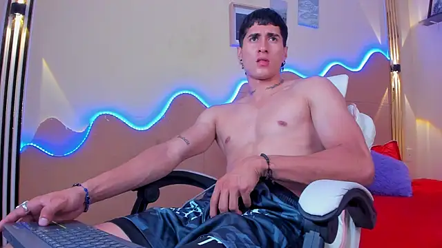 Dark_Valentino_ live cam on StripChat
