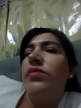 dhanya_moon live cam on StripChat