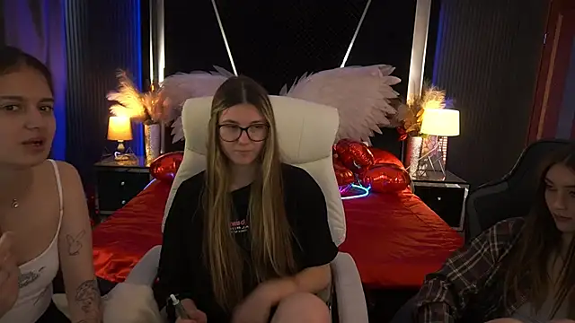 talia_blakwood (Ask my age) - touch each other