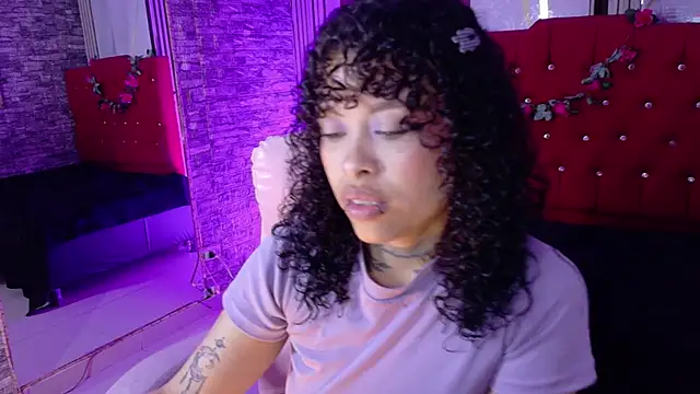 mia_hernnandez webcam
