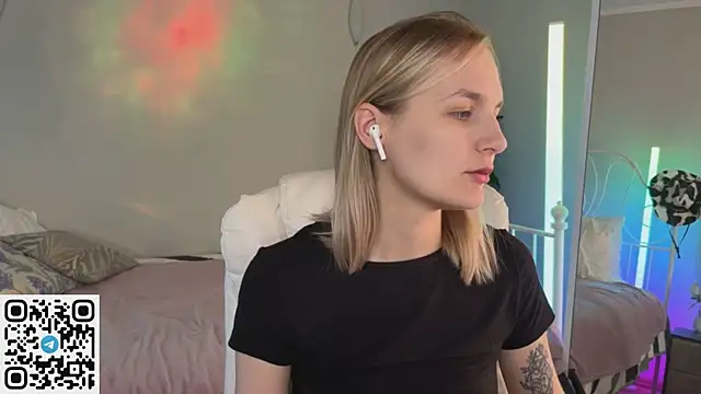 _Vikky_Moon_ live sex cam