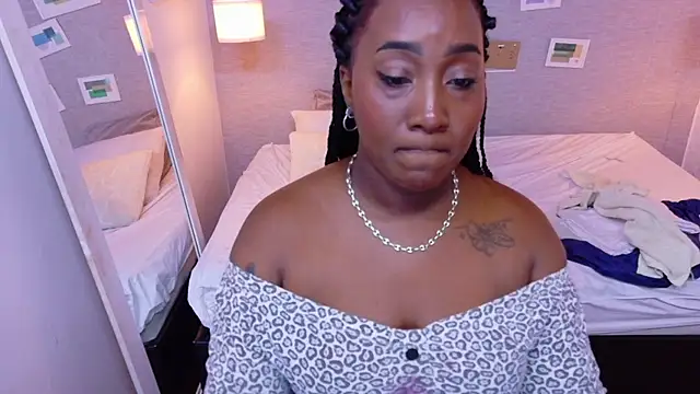 kiara_evanss webcam