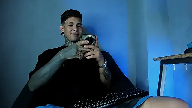 Travisttanner28 webcam