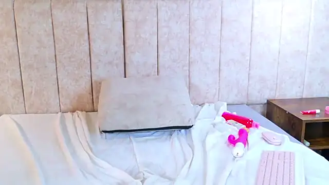 kaia_boobs webcam