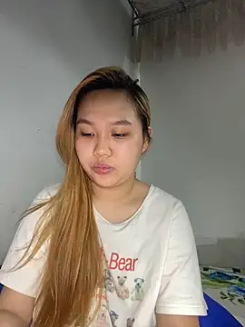 Almira6868 webcam