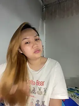 Almira6868 webcam