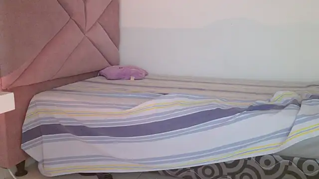 eva_sin18 (F young) - double penetration