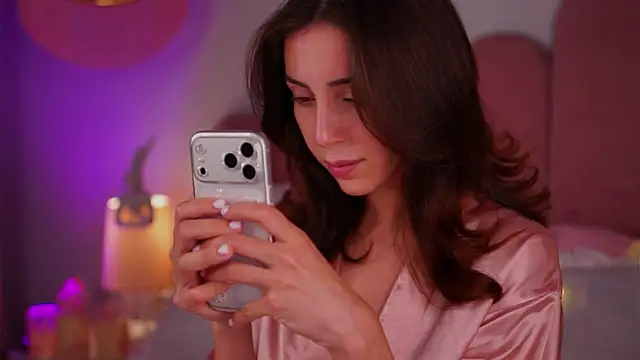 elsayoung (F young) - teasing in a robe without underwear