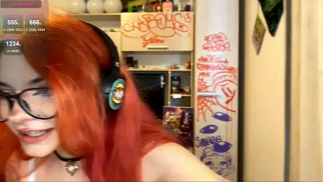 RedHeadCat webcam