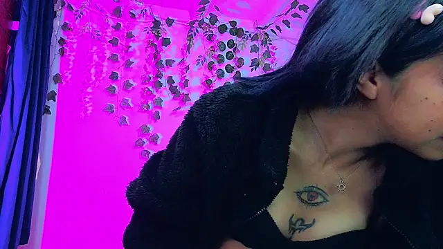 Roxanbunny1 webcam