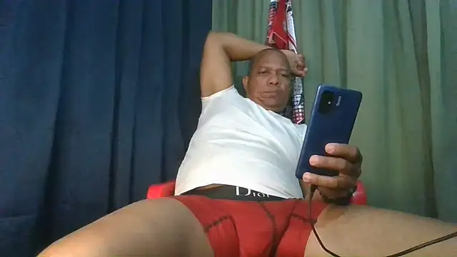 bigblackcock75 webcam