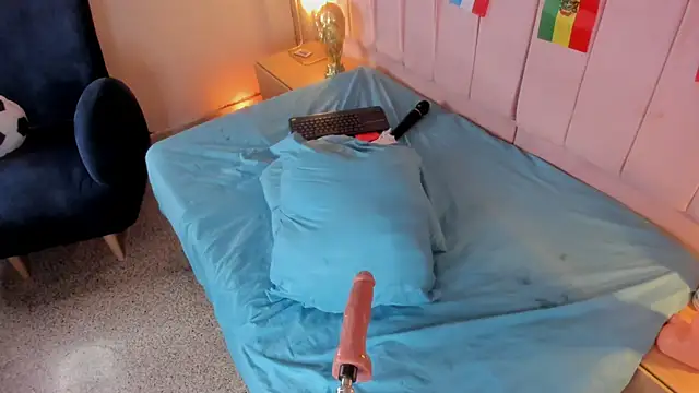 Hillary_Collins1 webcam