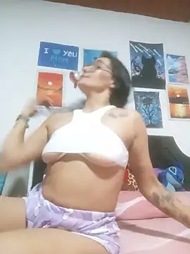 LunaArias webcam